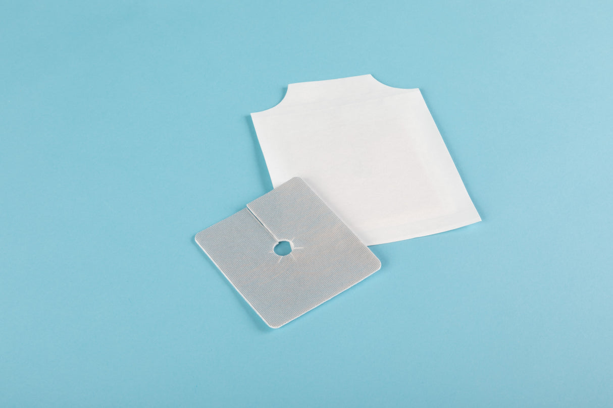 SafeSorb ALU Trachealkompresse offen – aluminisierte Netzschicht auf Wundseite
